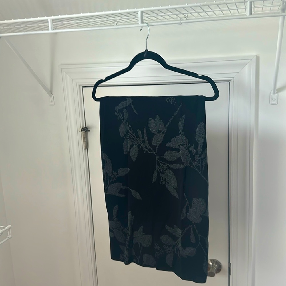 H&M Black Pencil Skirt